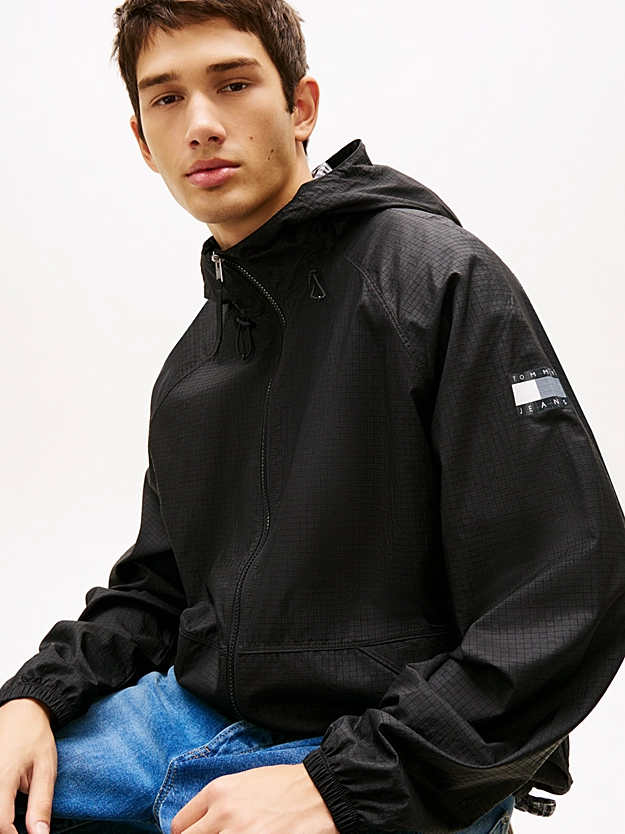 Ανδρικό Αντιανεμικό Μπουφάν Μαύρο Tommy Jeans DM0DM22734-BDS