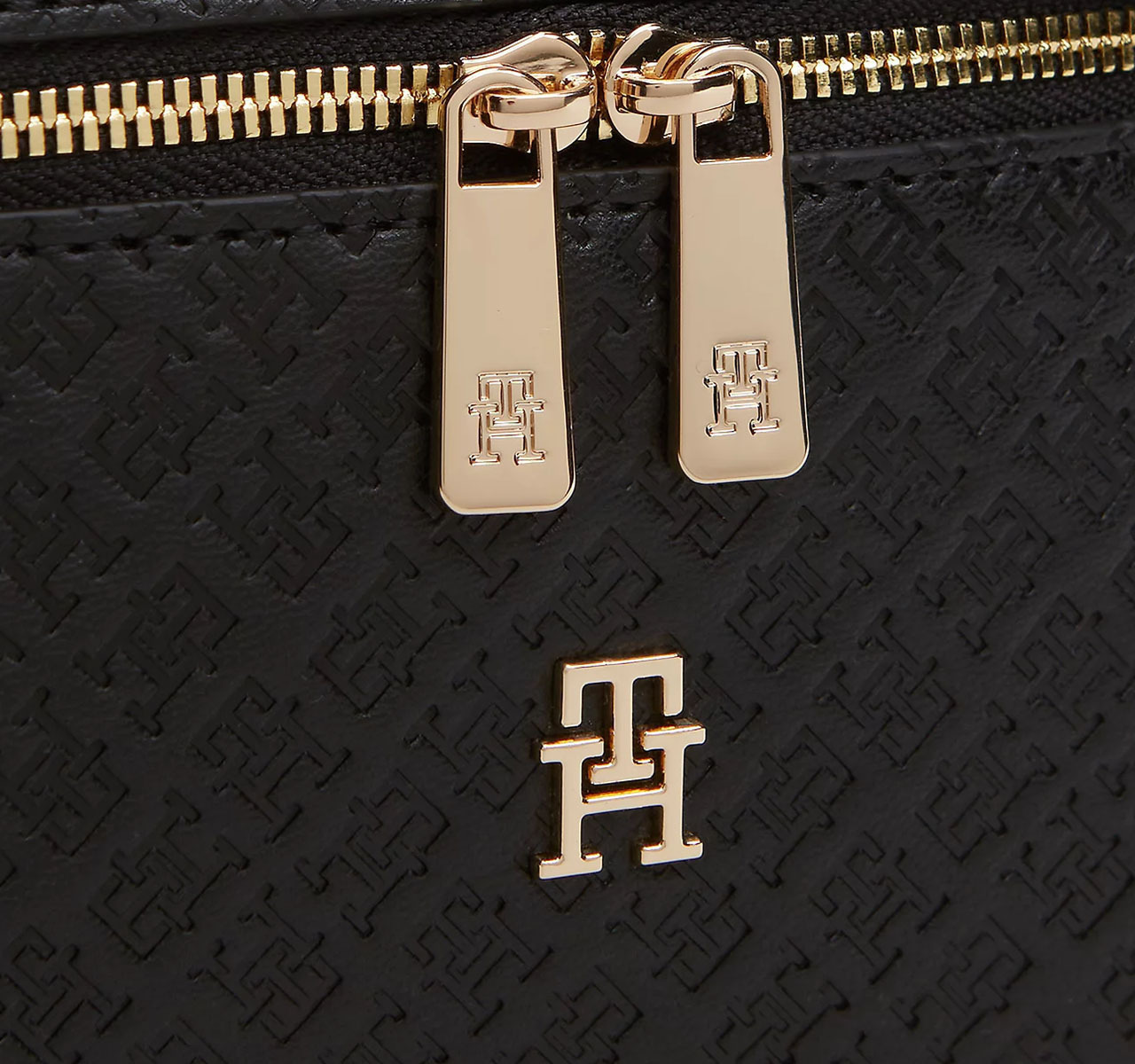 Γυναικεία Τσάντα Νεσεσέρ Χιαστί Μαύρη Tommy Hilfiger AW0AW19021-BDS