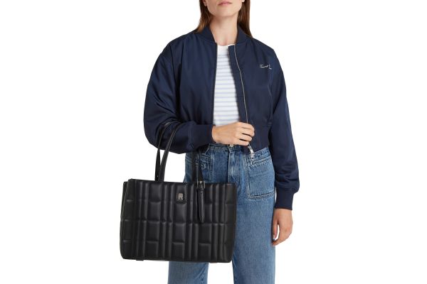 Γυναικεία TH Feminine Tote Τσάντα Μαύρη Tommy Hilfiger AW0AW17452-BDS